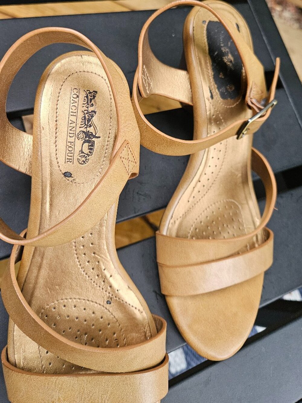 Coach And Four Strappy Sandals Size 8 - Picture 4 of 6